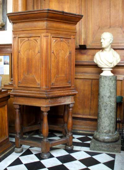 Brasenose-pulpit-overal