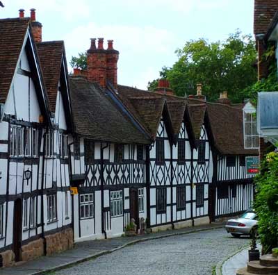 Medieval-street-Warwick