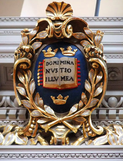 University-Symbol-in-Sheldonian