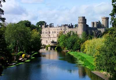 Warwick-Castle-and-Avon-River