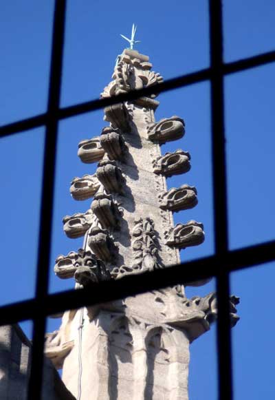 Bodleian-pinnacle-close-up